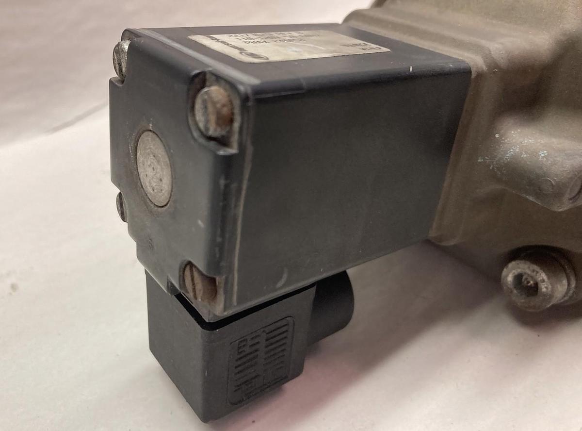 Used Ingersoll-Rand,2217/3629,Solenoid Valve 110-120V 50-60Hz Rev B
