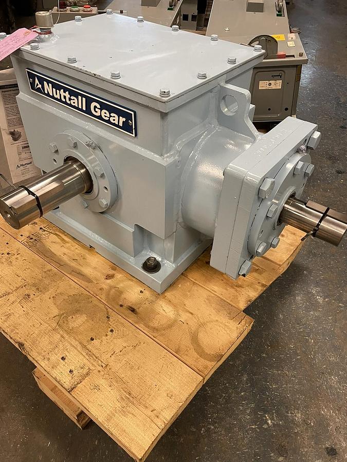 Used NUTTALL,WSR7 18R,GEAR REDUCER RATIO 2.454 60HP OUTPUT 265 RPM 2.75IN 2 IN SHAFTS