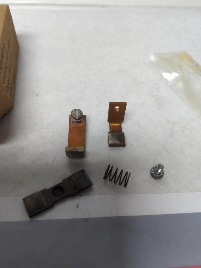 Used SQUARE D,8536,OLD STYLE CONTACT KIT SIZE 1 PRE-OWNED