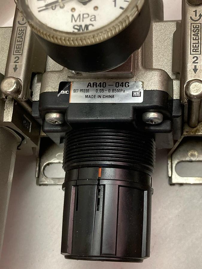Used SMC,AF40-04D,Regulator Assembly w/VHS40-04 and AR40-04G
