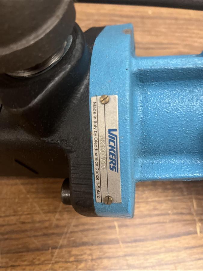 Used VICKERS,VVA10FP-CDWW20 PUMP W/ VANE PUMP V10-1P3P-1B20