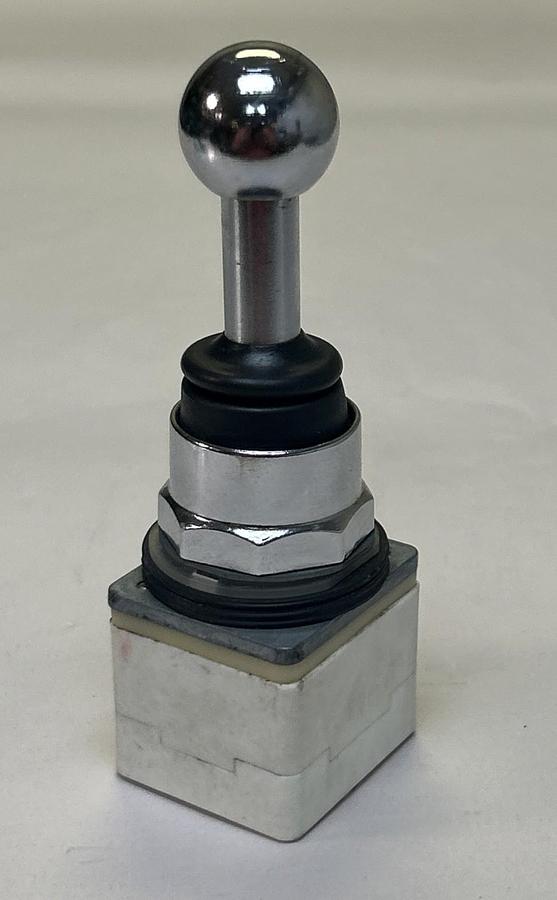 Used SQUARE D,9001K33,JOYSTICK 3 POSITION