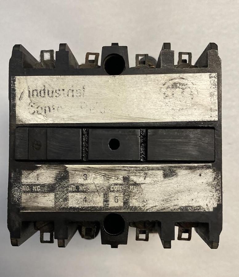 Used Westinghouse,AR440A,Style 776A025G01 Industrial Control Relay 10AMP 600V