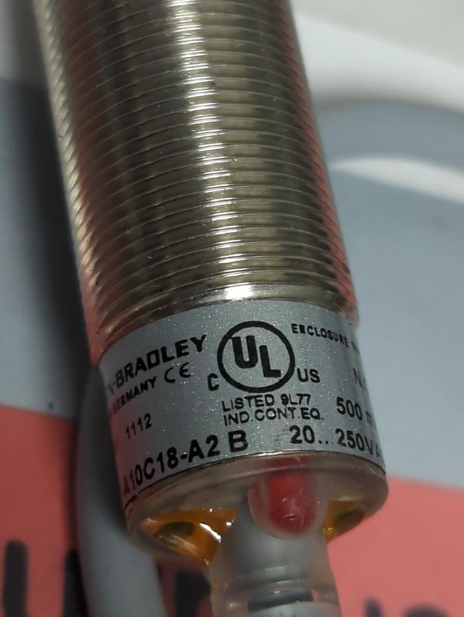 Used ALLEN BRADLEY,872C-A10C18-A2,PROXIMITY SENSOR PRE-OWNED