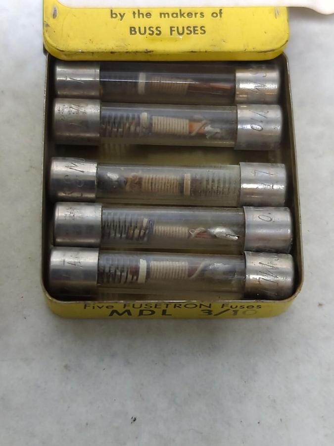 COOPER BUSSMANN,MDL 3/10,GLASS FUSES LOT OF 11 NOS
