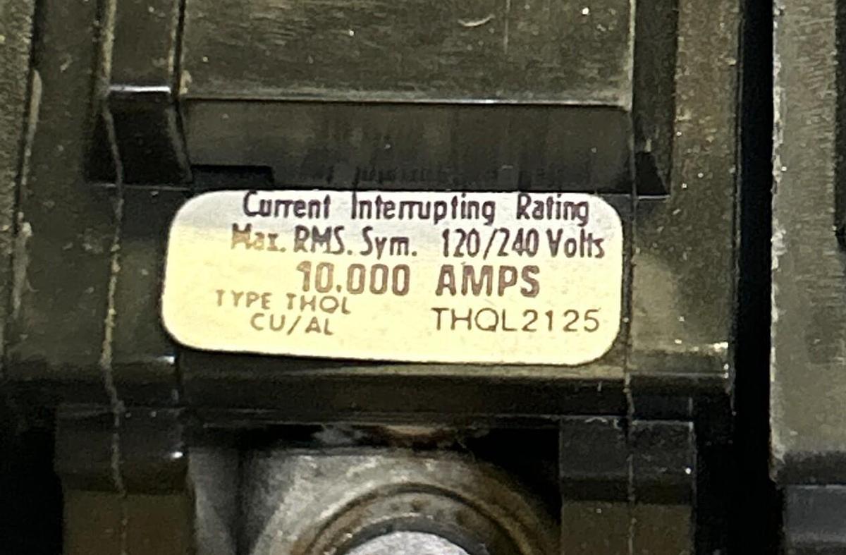 GENERAL ELECTRIC,THQL125,CIRCUIT BREAKER 25A 120/240V 2P LOT OF 5 NOS