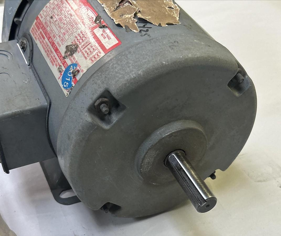 Used DAYTON,2N863M,MOTOR 1/4HP 1725RPM 208-22-440V 3PH D56 FRAME