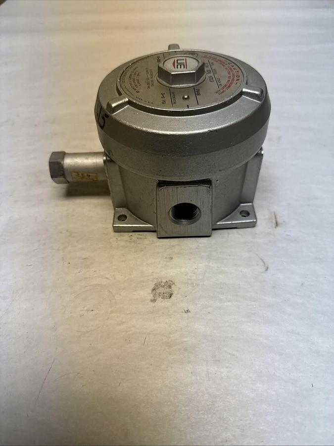 UEC,J110 376,0-500PSI Pressure Switch