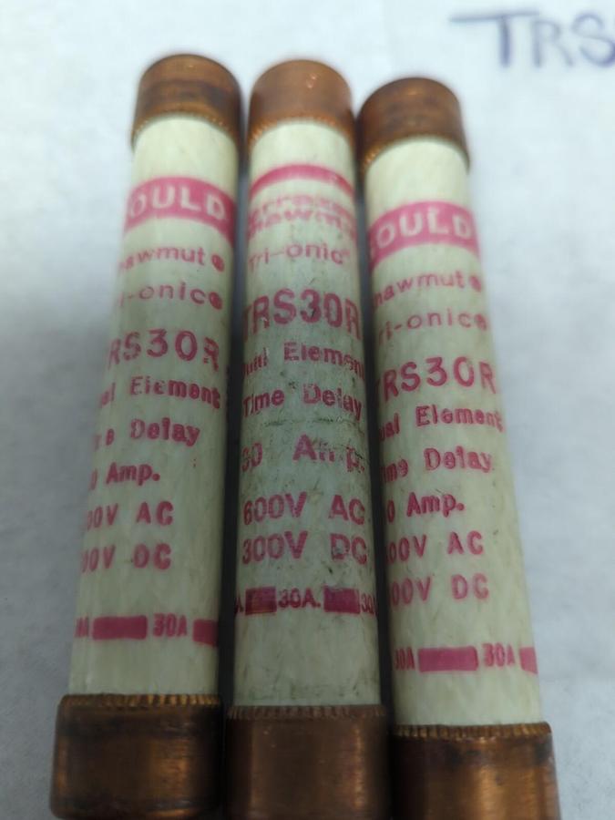 Used FERRAZ SHAWMUT,TRS-30R,TRI-ONIC 30 AMP FUSE LOT OF 3 PRE-OWNED