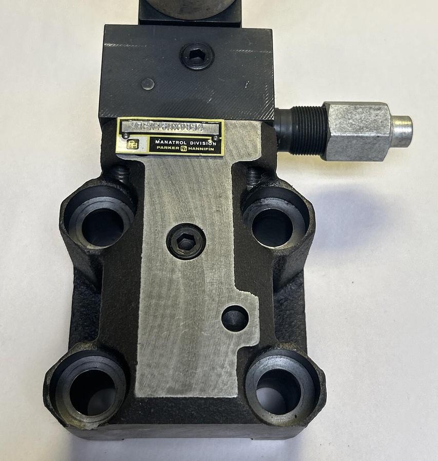 Used PARKER,MRFN16MX0834,HYDRAULIC SERVO VALVE
