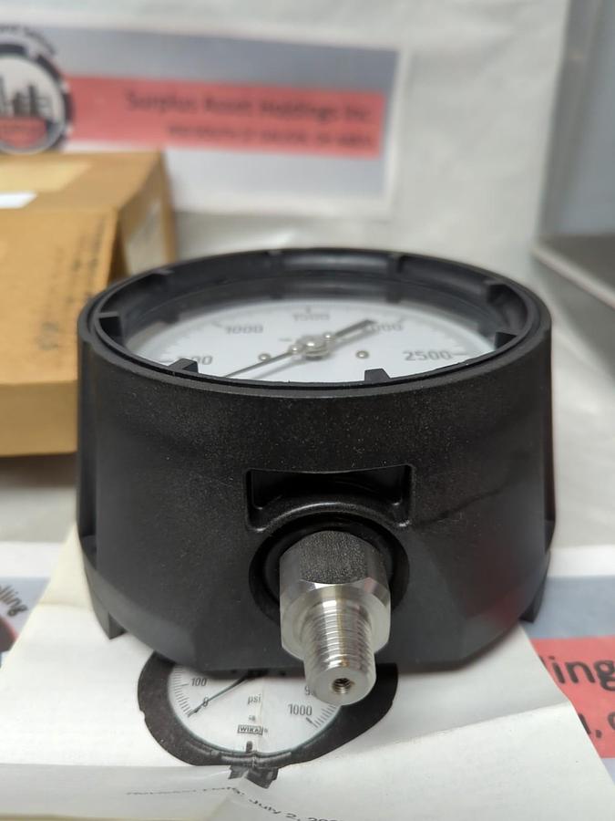 WIKA,TYPE 2XX.34,GAUGE 4-1/2 IN FACE 0-3000PSI NOS