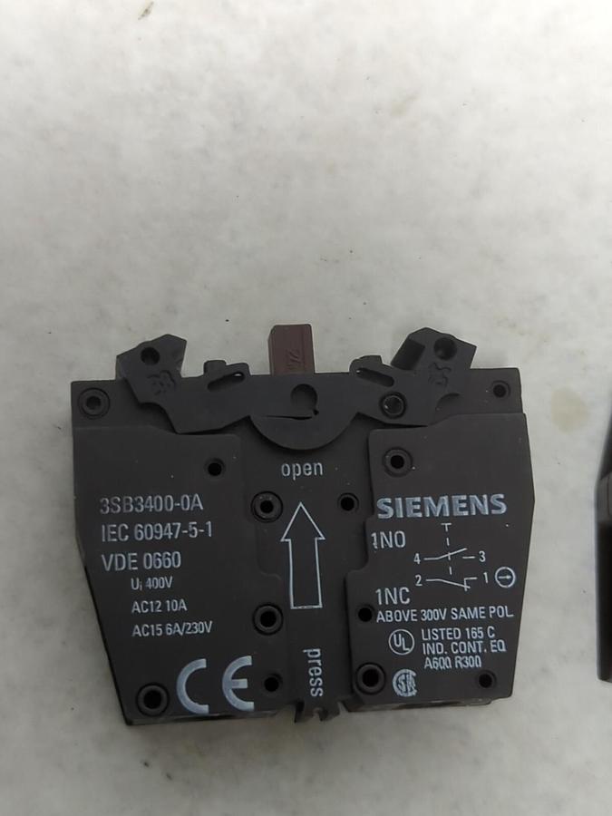 SIEMENS,3SB3 400-0A,CONTACT BLOCKS BOX OF 4 NOS