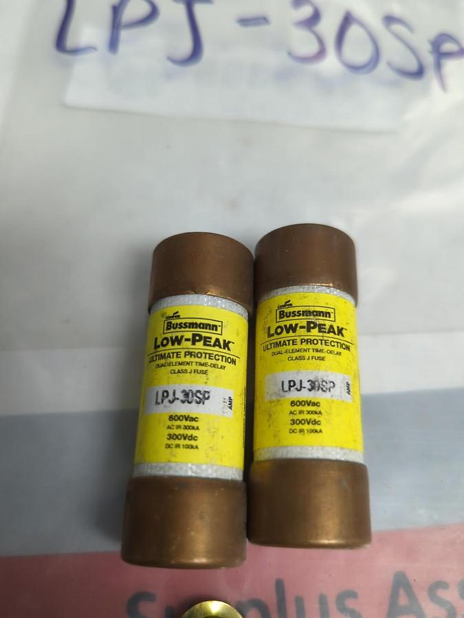 Used COOPER BUSSMANN,LPJ-30SP,LOW-PEAK 30 AMP FUSE LOT OF 2 PRE-OWNED