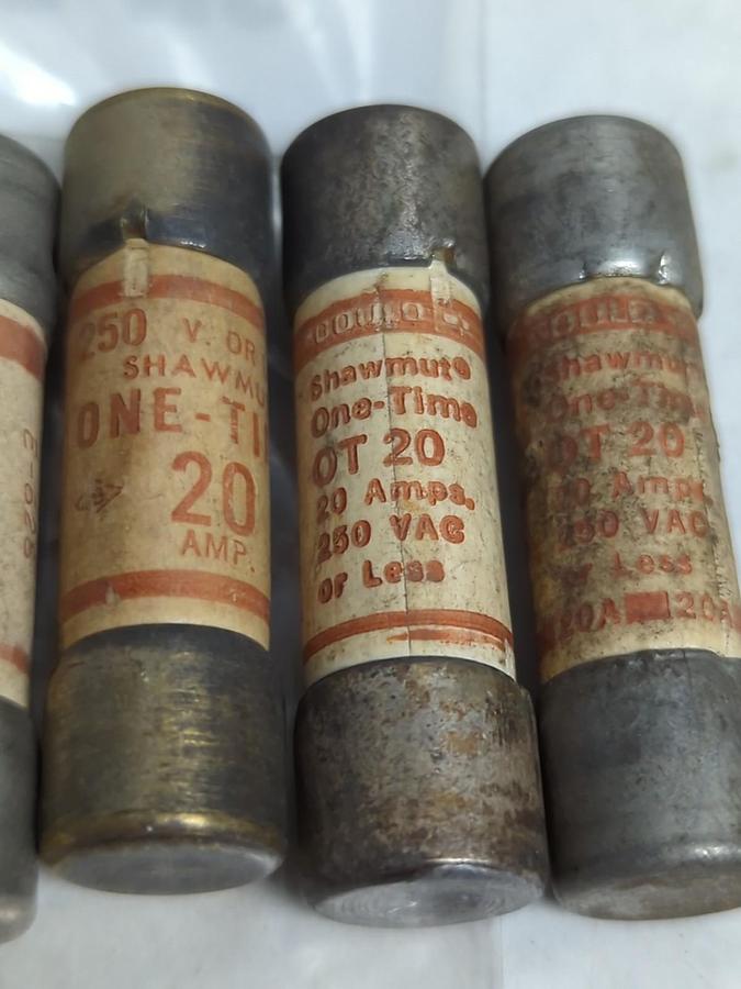 Used GOULD SHAWMUT,OT20,ONE TIME 20 AMP FUSE LOT OF 11 PRE-OWNED