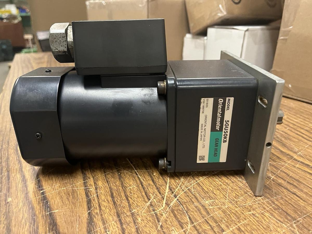 Used OM ORIENTAL MOTOR,5IK90GU-SWT,INDUCTION MOTOR W GEAR HEAD 5GU50KB