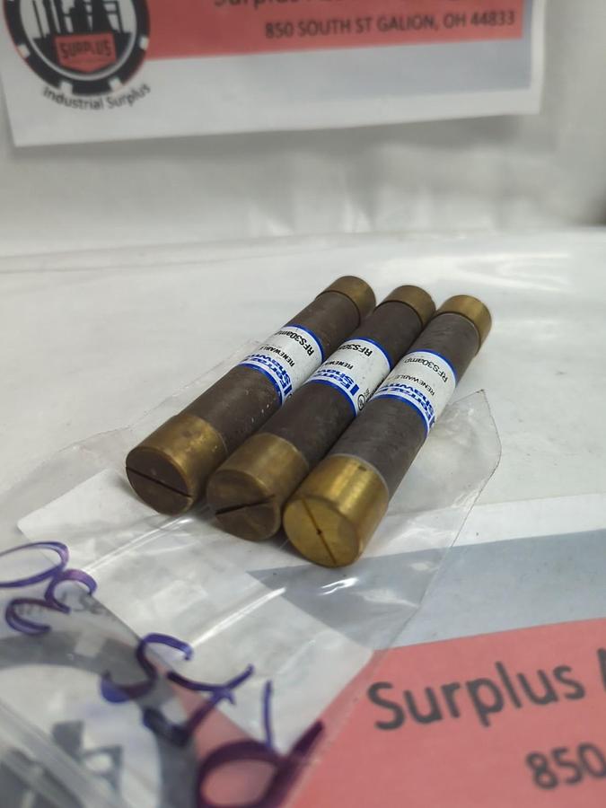 FERRAZ SHAWMUT,RFS30,RENEWABLE 30 AMP FUSE LOT OF 3 PRE-OWNED