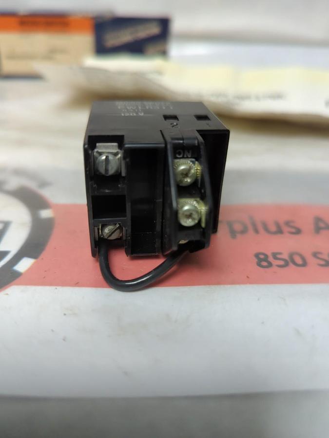 HONEYWELL MICRO SWITCH,PWLR311,INDICATING LIGHT 120V NOS