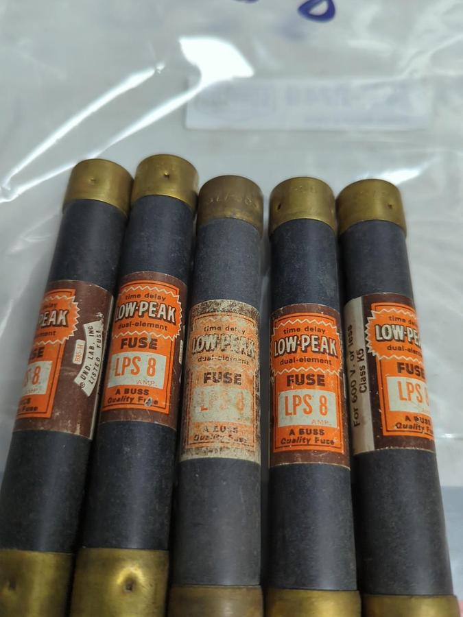 Used COOPER BUSSMANN,LPS-8,LOW-PEAK 8 AMP FUSE LOT OF 5 PRE-OWNED