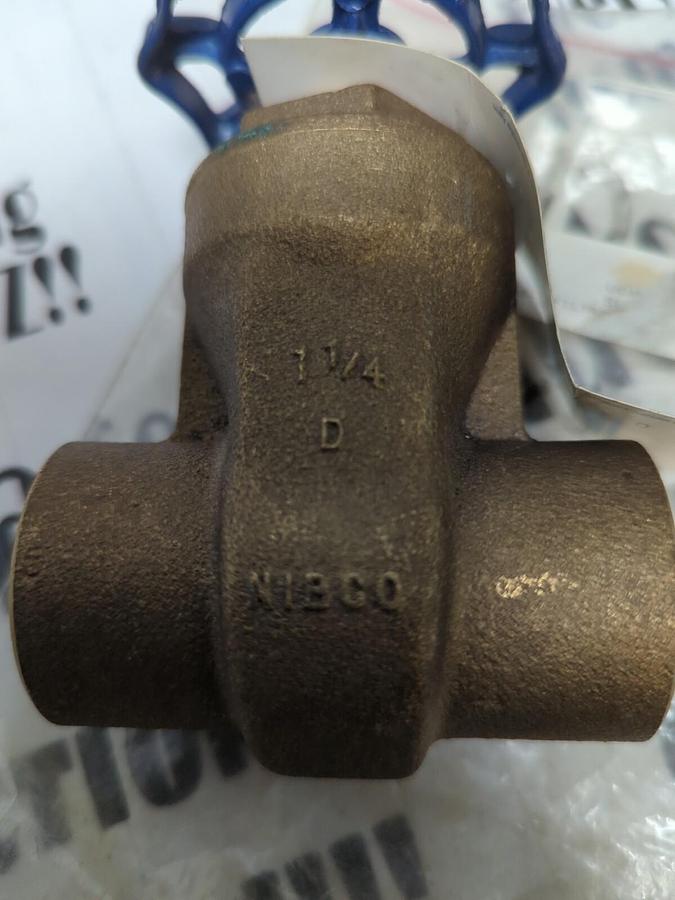 NIBCO,S -29,GATE VALVE 1-1/4 INCH NPT 200 PSI NOS