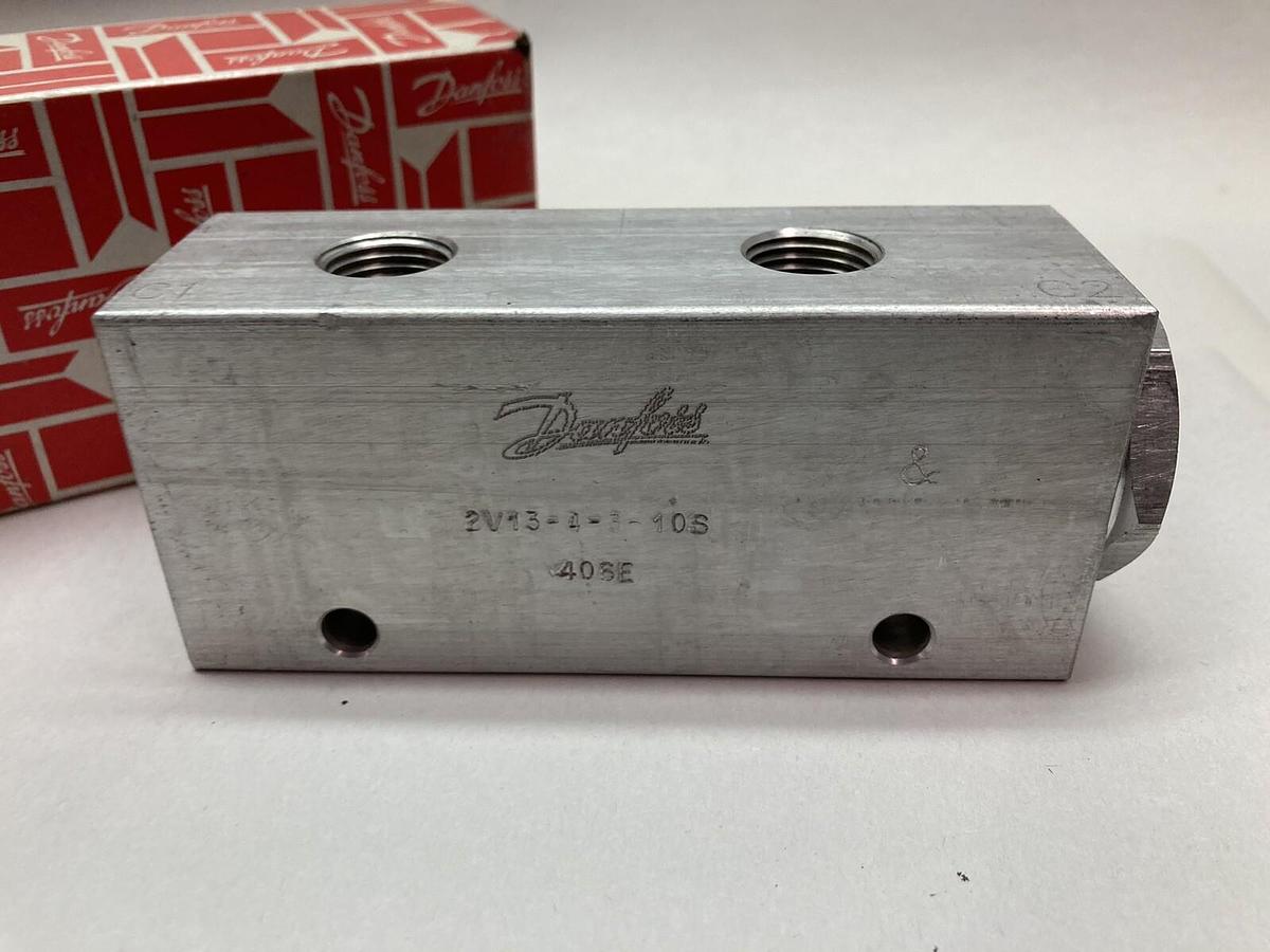 Used Danfoss,2V13-4-3-10S,Valve Block