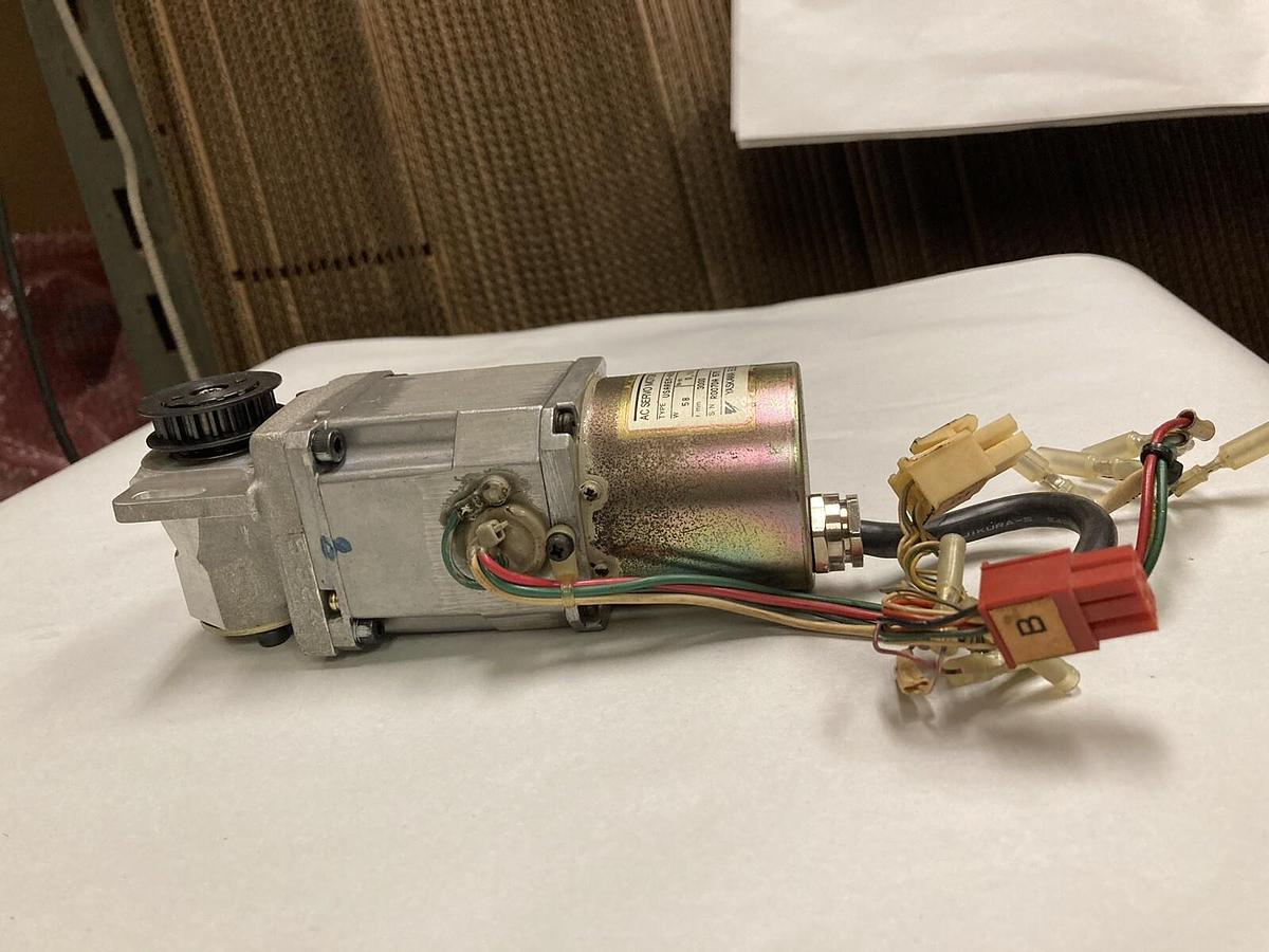 Used Yaskawa,USAREM-A6CYR12,Servo Motor 3000 r/min