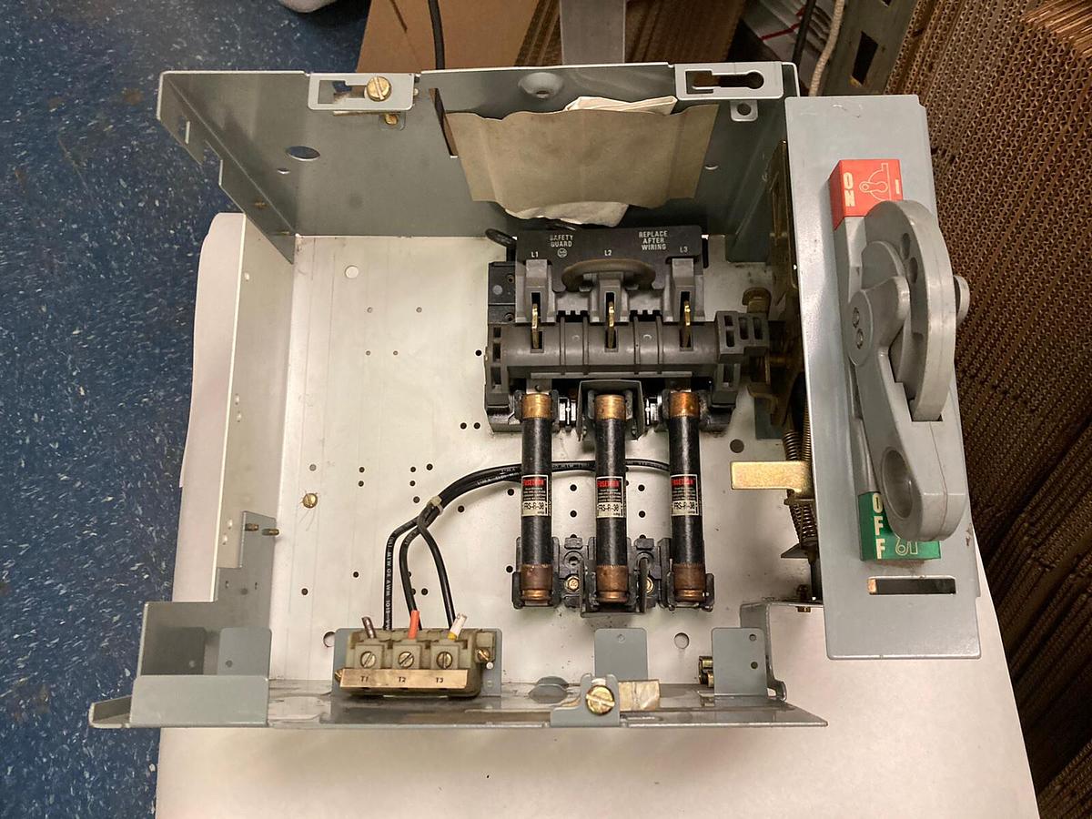 Used Allen Bradley,2100 2192F,60 Amp 12 INCH Fused MCC Disconnect Feeder Bucket