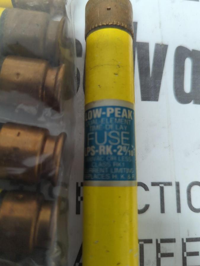 COOPER BUSSMANN,LPS-RK-2-8/10SP,LOW PEAK 2-8/10 AMP FUSES LOT OF 7