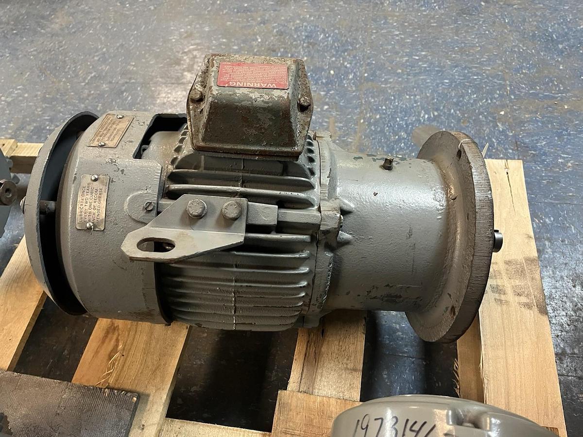 Used RELIANCE,P18G1329B,MOTOR 3HP 1730RPM 3PH 182HP