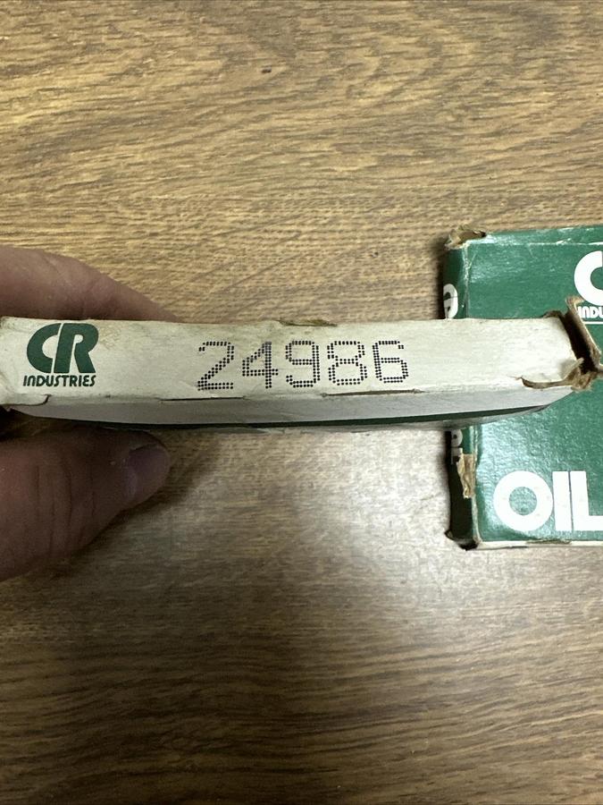 Used CR Industries,24986,Oil Seal LOT OF 2