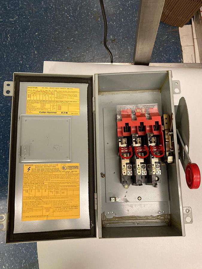 Cutler-Hammer,DH321FDK,Heavy Duty Saftey Switch  30A  3 Pole Type 12  3R