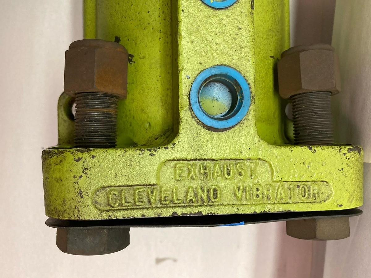 Used CVC,1300,Heavy Duty Air Powered Vibrator