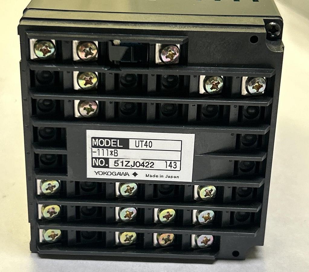 Used YOKOGAWA,UT40-111*B,DIGITAL INDICATING CONTROLLER NEW