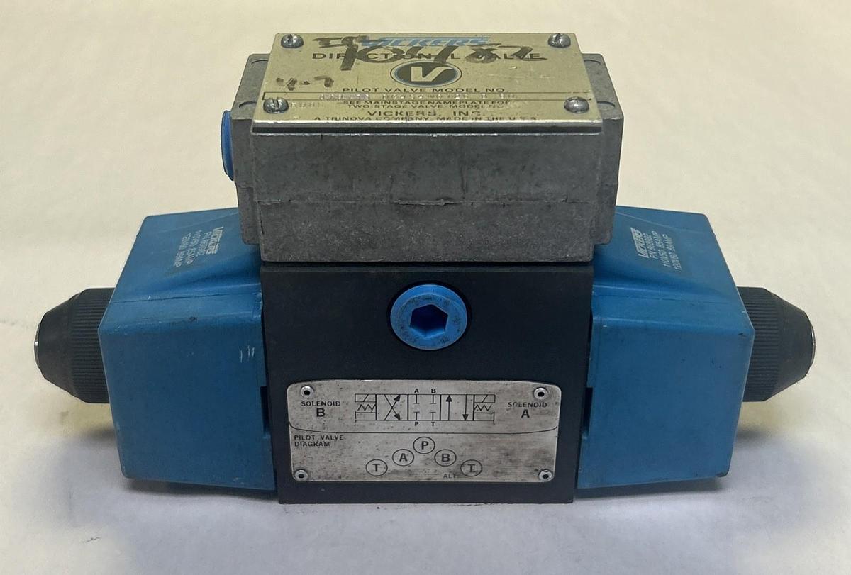 Used VICKERS,DG4S4W012CB60,DIRECTION PILOT VALVE