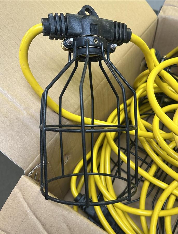 NORTHERN INDUSTRIAL,NORTHERN INDUST,100FT LIGHT STRING WITH 10 METAL LAMP GUARDS