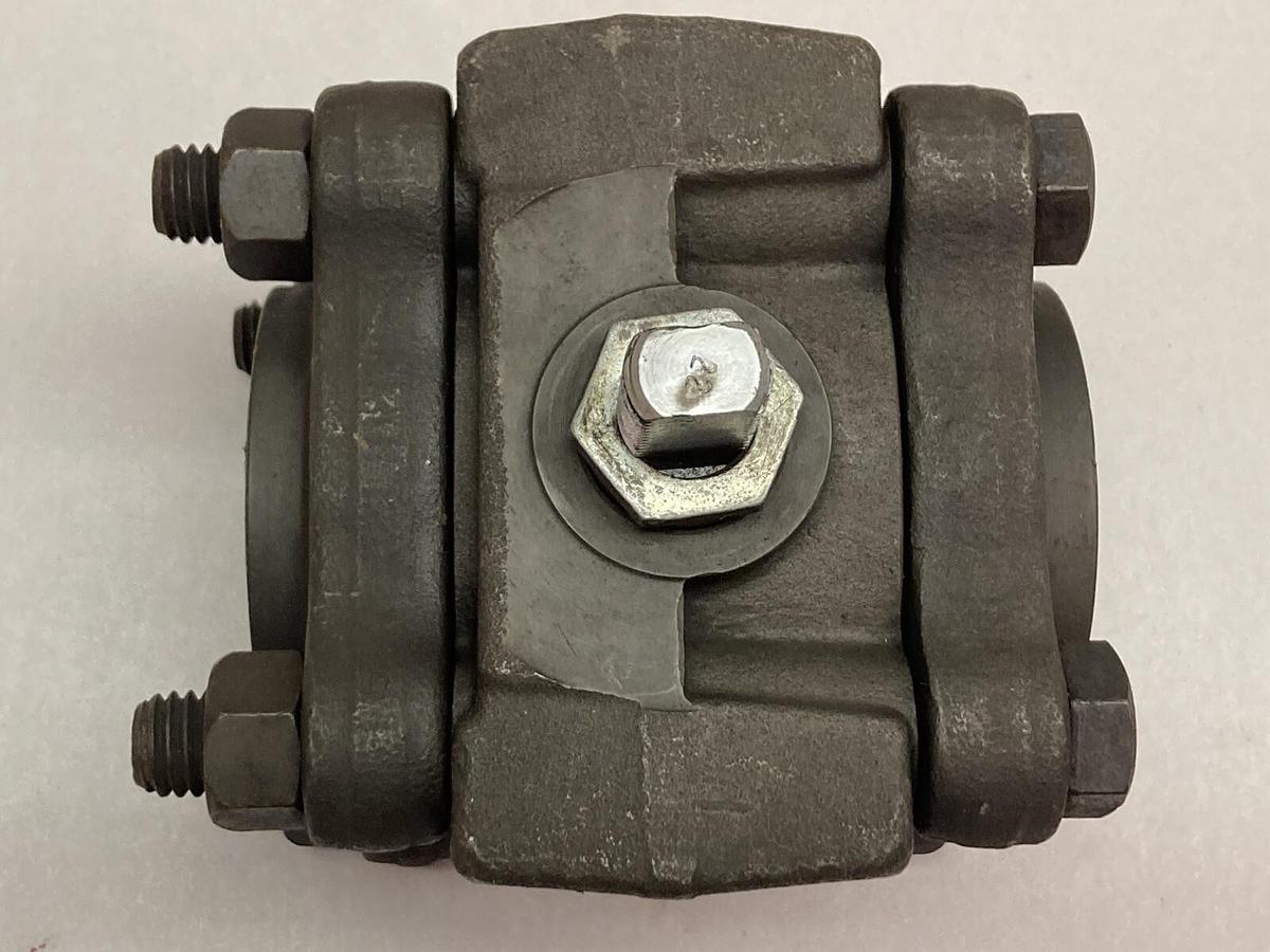 Used Neles-Jamesbury,4C-2200-R11,1 1/2 Inch Ball Valve