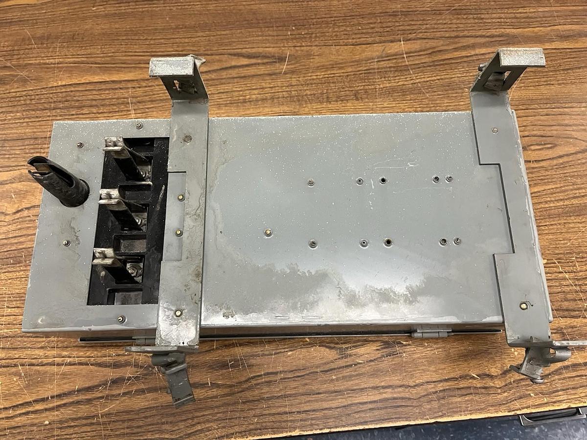 Used Westinghouse,456D-905-G08,TAP DE-ION BUSWAY BUS PLUG 60A 277/480V 3PH