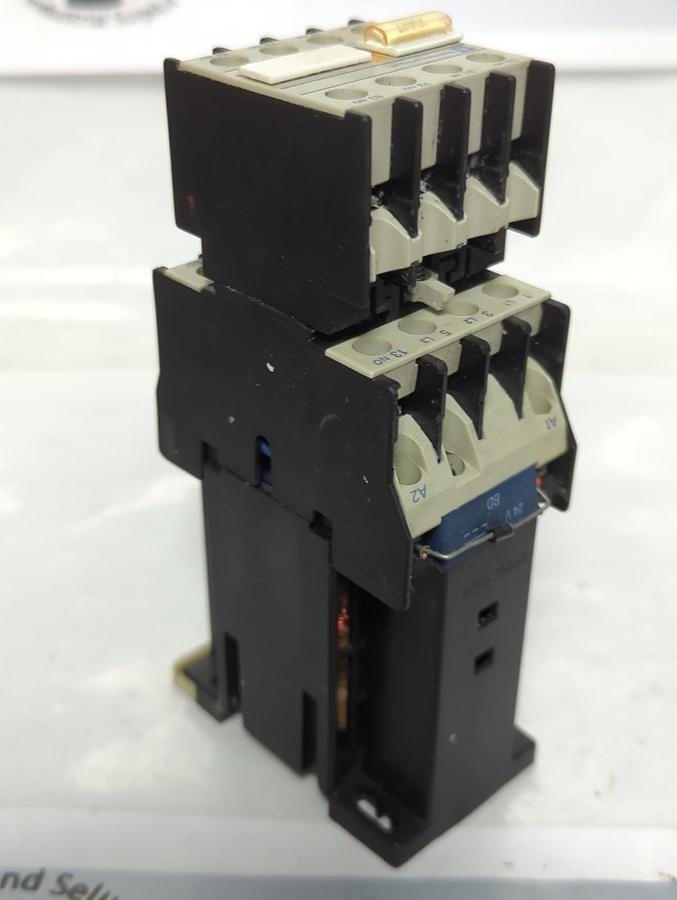 Used TELEMECANIQUE,T85 25A,CONTACTOR W/ LA1 DN 31 AUX CONTACT PRE-OWNED