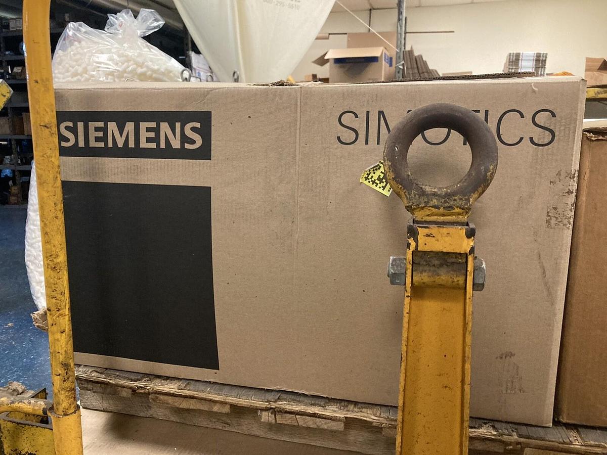 Siemens,SD100 Model 1LE23212BC114AA3,7.5HP Electric Motor 1175 RPM 230/460V