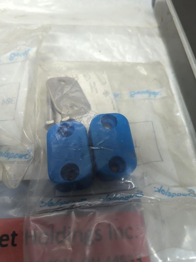 SWAGELOK,304-S3-PP-12T,SUPPORT KIT LOT OF 3 NOS