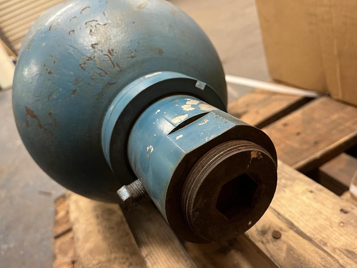 Used GREER,PS-2.5-2054,HYDRAULIC ACCUMULATOR 3000PSI