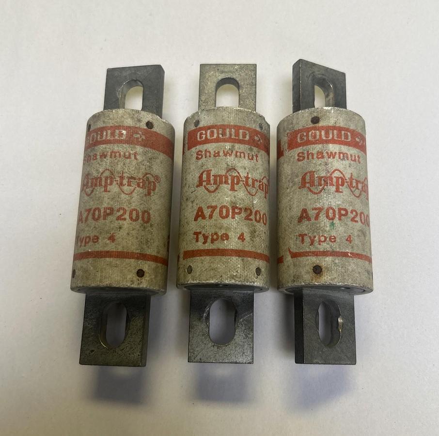 Used GOULD SHAWMUT,A70P200,FUSE 200A 700V LOT OF 3
