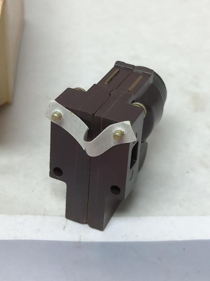 CUTLER-HAMMER,C320FB,FUSE HOLDER FOR KTK TYPE FUSE 15 AMP NOS