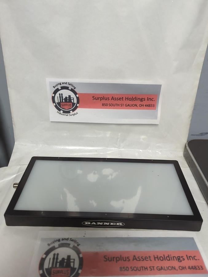 Used BANNER,LEDRB300X150PW2-XQ,RED LED VISION LIGHT BACKLIGHT 24VDC 2.2A PRE-OWNED