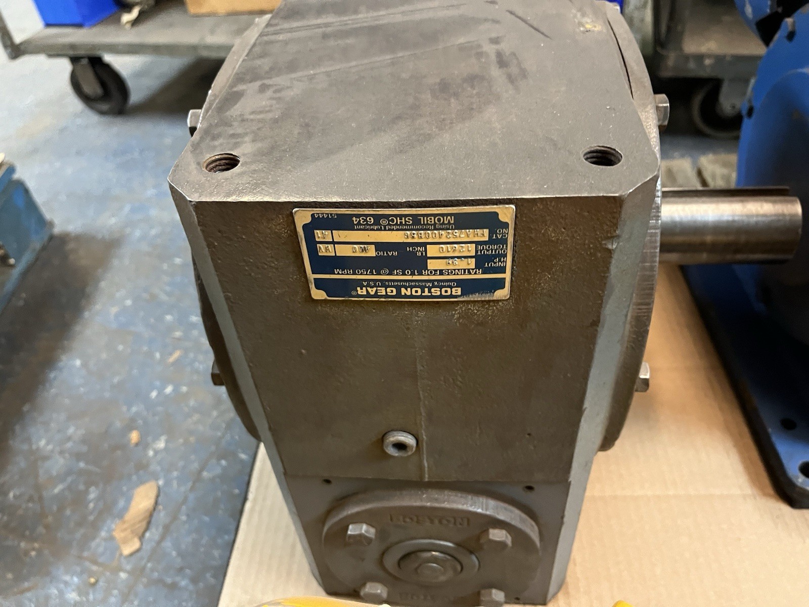 Used BOSTON GEAR,FWA752400B56,GEAR REDUCER RATIO 400 1.39HP