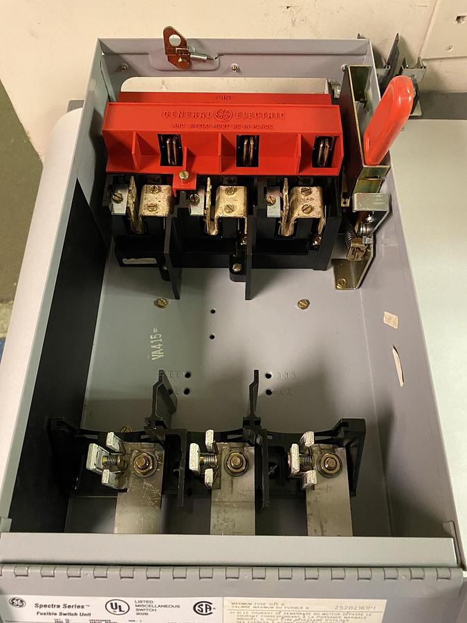 Used GE,ADS32200HB,SPECTRA 200A FUSIBLE SWITCH 240V SEE DESCRIPTION