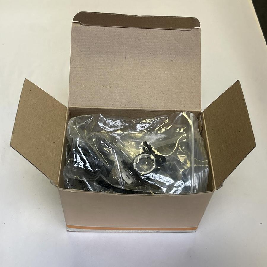 AGUT,PZS-K1EP,KEY OPERATED SELECTOR SWITCH LOT OF 8 NOS