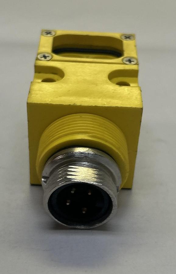 Used BANNER,SM912FQD,FIBER OPTIC SENSOR