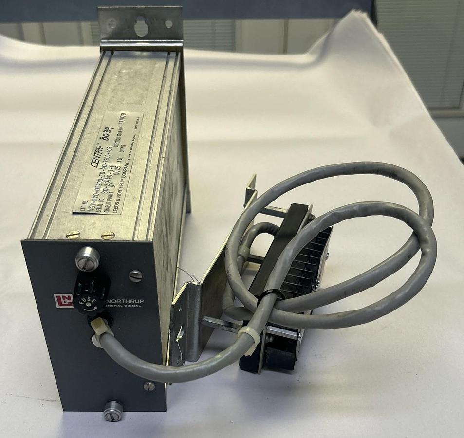 Used LEEDS & NORTHRUP,467-120-01200-50-40-7500-208,POWER SUPPLY CHASSIS 24V