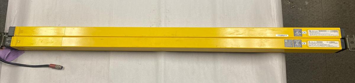 Used STI,MS46-30-1045-Q1-X-SC1,Transmitter MS46SR-30-1045-Q1-R-NC-FP-SC1 Receiver