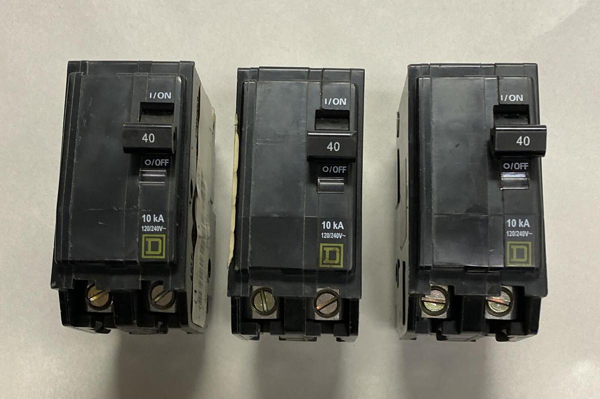 SQUARE D,QO240,MINIATURE CIRCUIT BREAKER 40A 120/240V 2P LOT OF 3 NOS